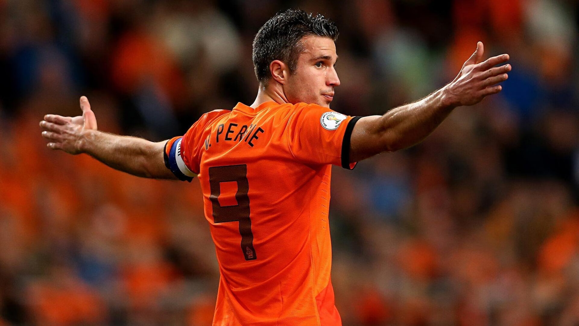 不朽的竞技之火，从德罗巴的绿茵风暴到SKT的电竞铁幕，跨越时空的竞技场，从绿茵战魂到电竞王朝的不灭之火